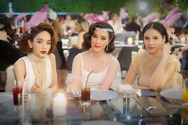 เป้ย ปานวาด จัดเต็ม สวยเซ็กซี่ธีมแกสบี้ จุดโฟกัสอยู่ที่แหวกอกลึก
