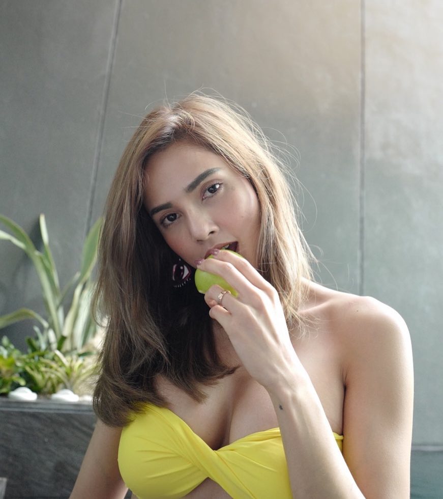 อุ้ม ลักขณา