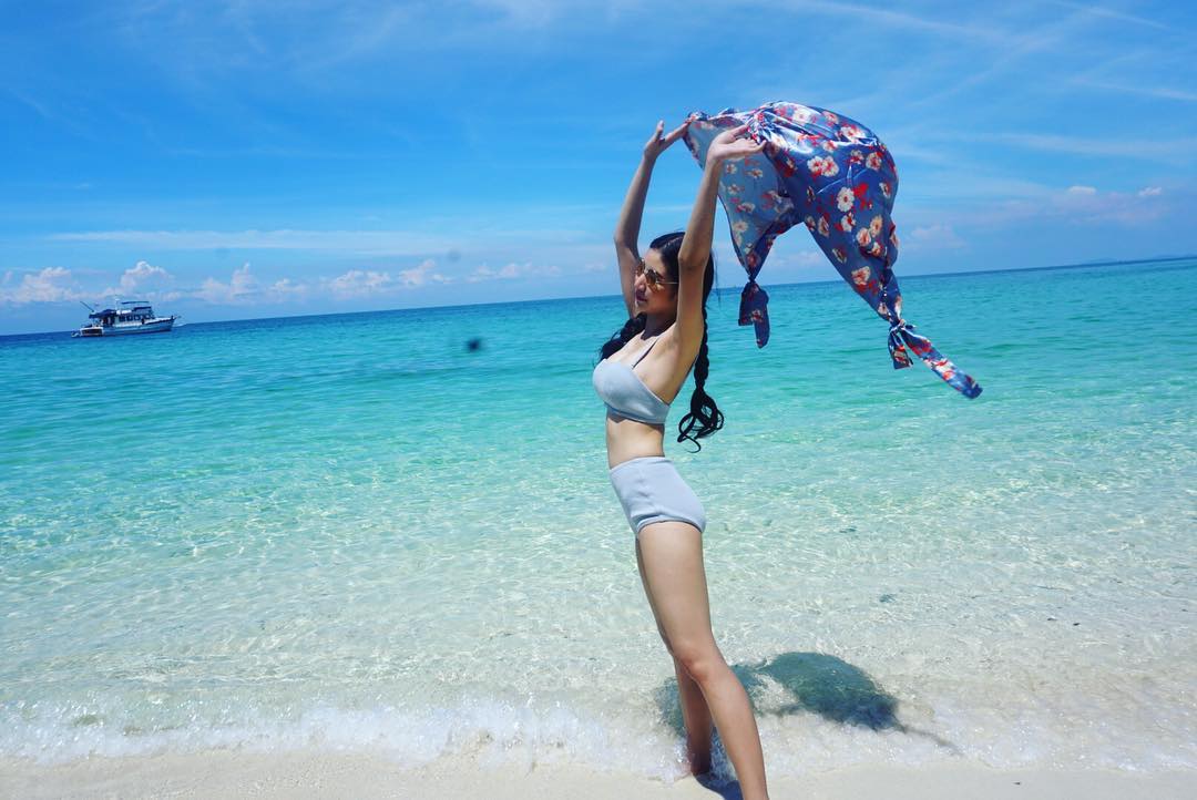 “ต้องตา” น้องสาว “โตโน่” กับนานาชุดว่ายน้ำรับซัมเมอร์