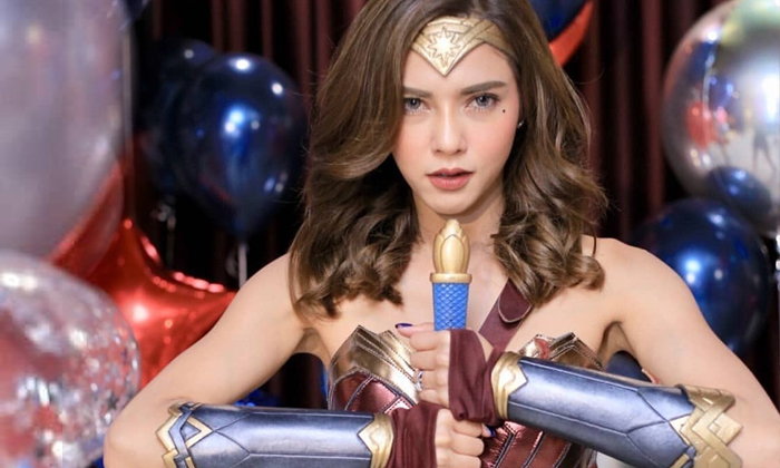 อุ้ม ลักขณา เล่นใหญ่จัดใหญ่ ปาร์ตี้วันเกิดธีมการ์ตูน