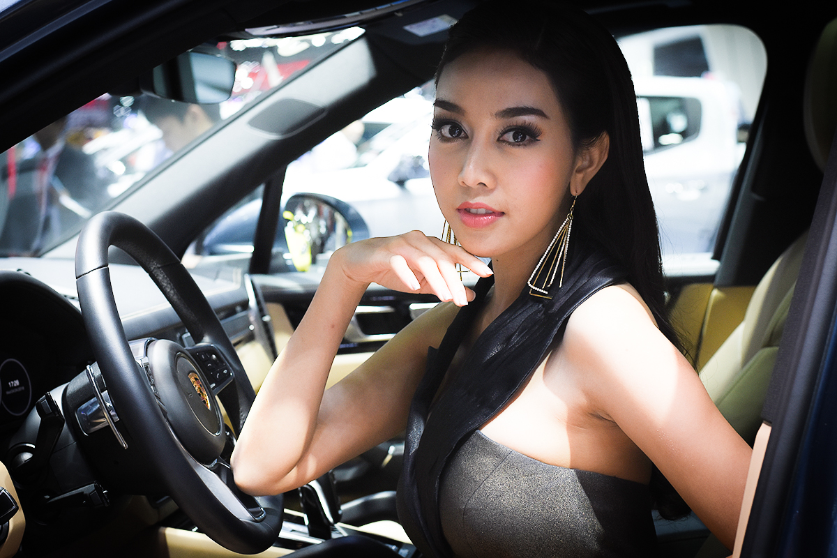 Porsche รถยนต์ที่บอกไลฟ์สไตล์ของผู้ขับขี่ Motor Show 2018