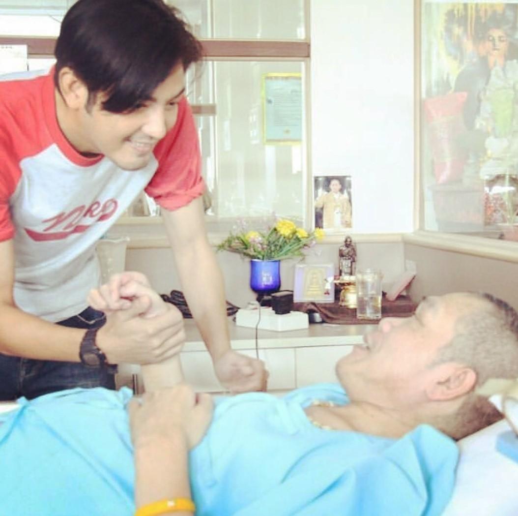 “ศรราม” เยี่ยมผู้ป่วยเหมือนที่ “ป๋าเดียร์” เคยทำในอดีต