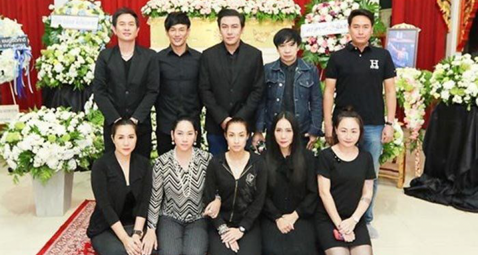 แคทรียา โพสต์เศร้า งานศพโจ รวมตัวเพื่อนแก๊งอนึ่งฯ ในรอบ 30 ปี