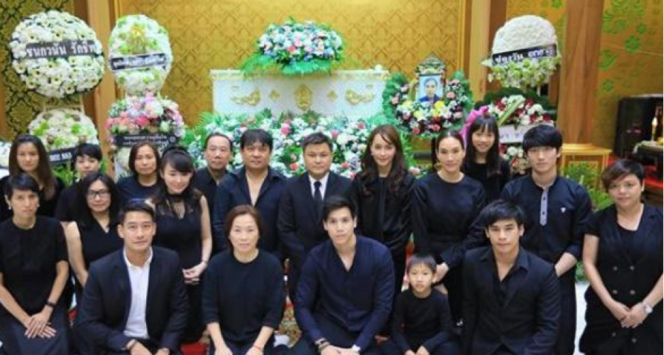 บี น้ำทิพย์ สูญเสียคุณพ่อ เพื่อนดาราให้กำลังใจล้น