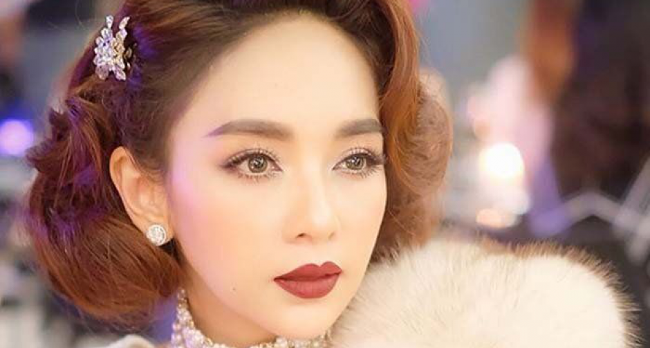 เป้ย ปานวาด จัดเต็ม สวยเซ็กซี่ธีมแกสบี้ จุดโฟกัสอยู่ที่แหวกอกลึก