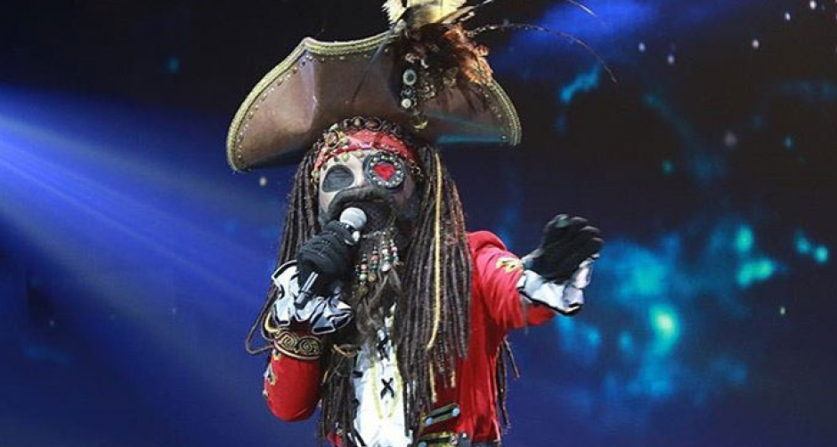 เปิดผลงาน 4 หนุ่มเสียงหล่อ ที่ชาวเน็ตคิดว่าเป็น "หน้ากากโจรสลัด"