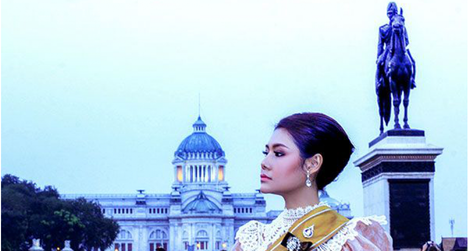 น้ำฝน ทวีพร สืบสานตำนานไทยในงาน "อุ่นไอรัก คลายความหนาว"