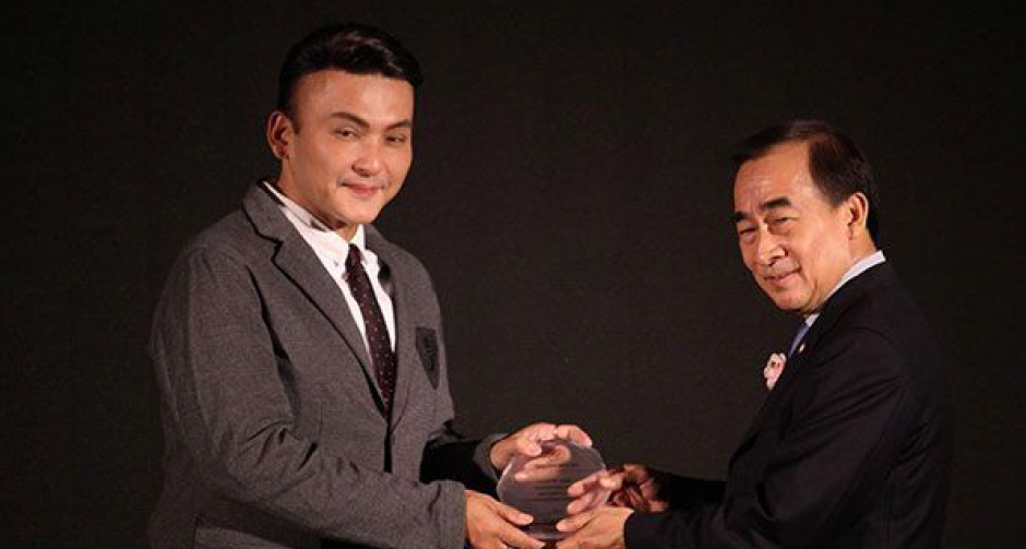 "ชัช ทรงธรรม" หน้าบานละครสองเรื่องที่ร่วมจัดได้รับรางวัล