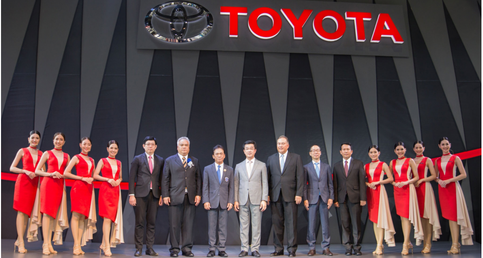 โตโยต้าเชิญสัมผัสยานยนต์ที่ทำให้ทุกชีวิต  ไปได้ไกลกว่า  LIVE ALIVE…Live Ever  Better
