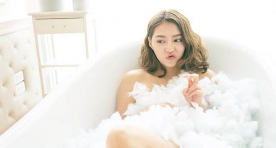 "มิว ลักษณ์นารา" เซ็กซี่ในอ่างอาบน้ำ