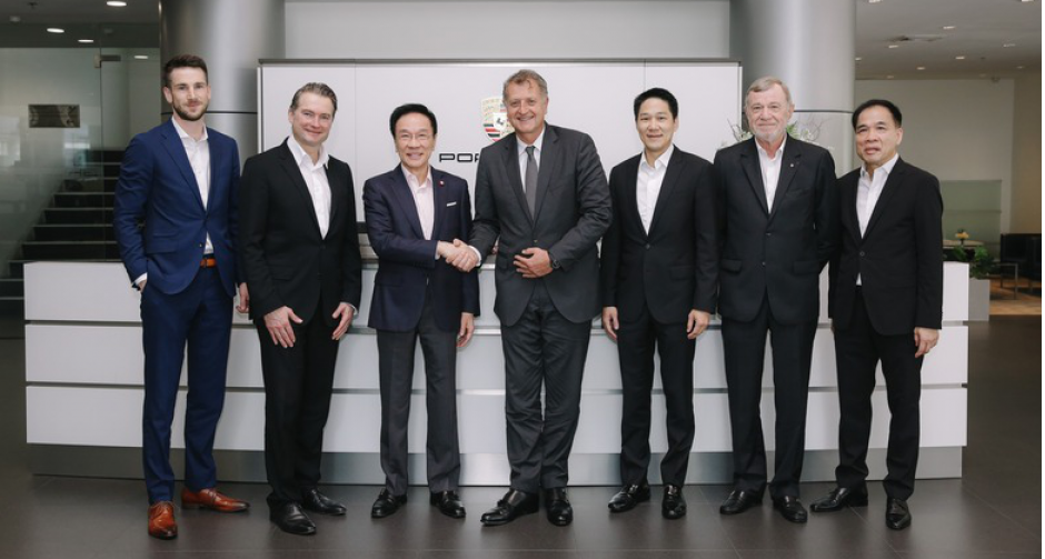 ผู้บริหารระดับสูงจากโรงงานปอร์เช่ เยอรมนี เยือนโชว์รูมและศูนย์บริการปอร์เช่ สาขาพัฒนาการ