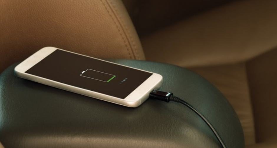 5 สิ่งห้ามเก็บในรถกลางแดดช่วงหน้าร้อนเด็ดขาด!