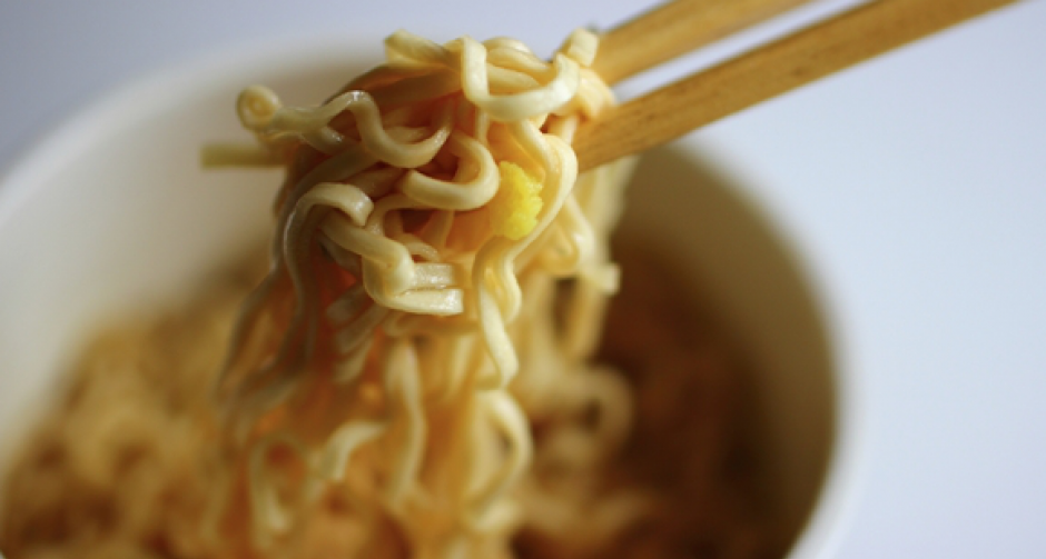 จริงหรือมั่ว? แว๊กซ์ในถ้วยบะหมี่กึ่งสำเร็จรูป อันตรายต่อร่างกาย