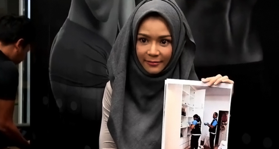 สาวประเภทสองงัดบ้าน "นุ๊ก สุทธิดา" ยึดของกลางคืน 7 ล้านบาท