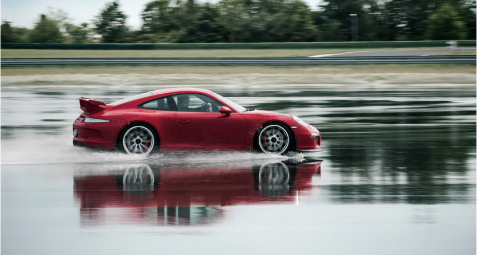 ปอร์เช่ จัดแคมเปญตรวจเช็คสภาพรถเพื่อความปลอดภัยต้อนรับหน้าฝน