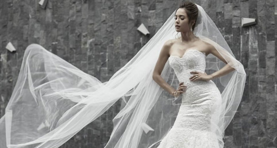 "อุ้ม ลักขณา" เผยภาพสวมชุดเจ้าสาว