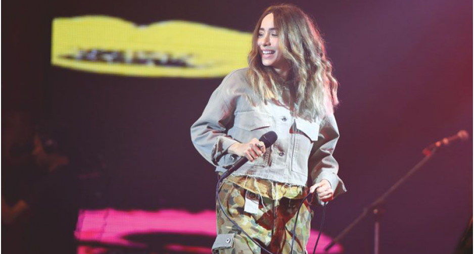 ถูกเซอร์ไพรส์กลางเวที "ปาล์มมี่" ถึงกับอึ้ง