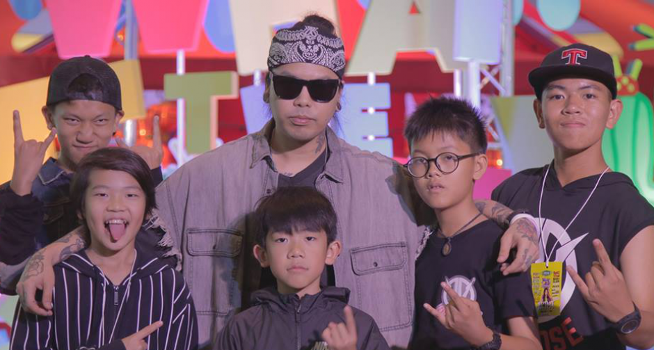 “Kids Rock(คิดส์ ร็อก)” จบหลักสูตรอย่างสมบูรณ์ “โอเวอร์โดส” สอบผ่าน ทำ “แน็ป” น้ำตาคลอ 