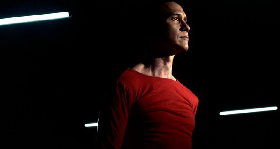 12 ปีที่รอคอย! น้อย วงพรู เล่าเรื่องชีวิตคนเคยหลงผิดผ่านเพลงใหม่ "แด่ศาลที่เคารพ"