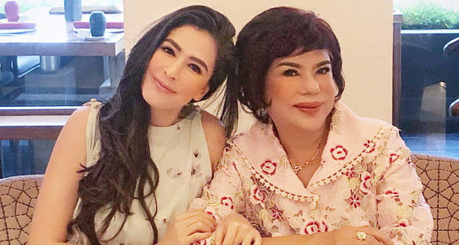 ภาพประทับใจ "ศรีริต้า เจนเซ่น" พาแม่ออกสื่อครั้งแรก