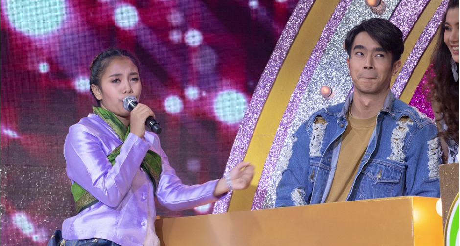 “น้องเพลง” สาวน้อยลิเกปล่อยพลังเสียงท้าดวล หนุ่มหล่อเสียงดี “ไต้ฝุ่น” ในร้องถล่มดาว