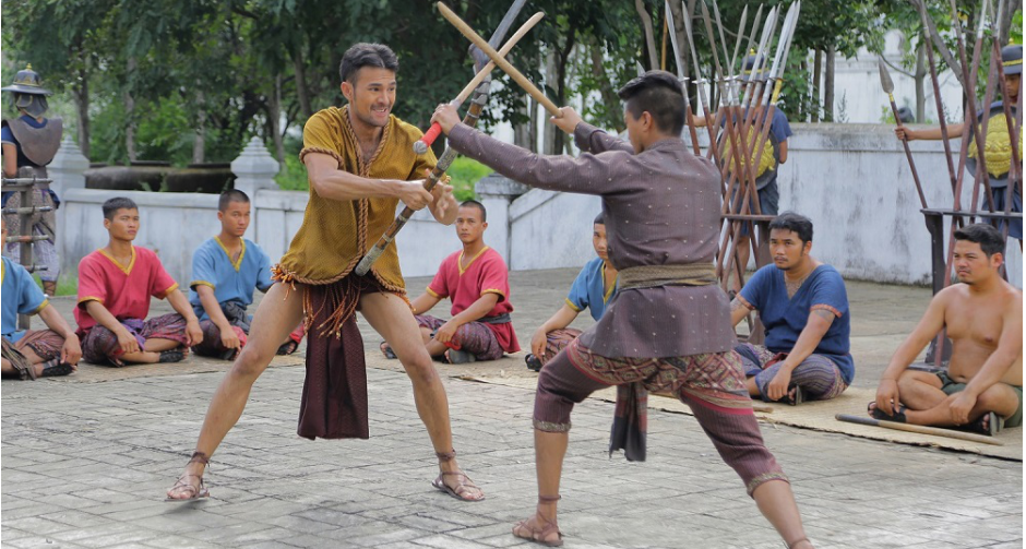 “เป้” เผลอถีบยอดอก “ต๊อบ” จนจุก!!! ใน “ตำนานสมเด็จพระนเรศวรมหาราช เดอะซีรีส์2”