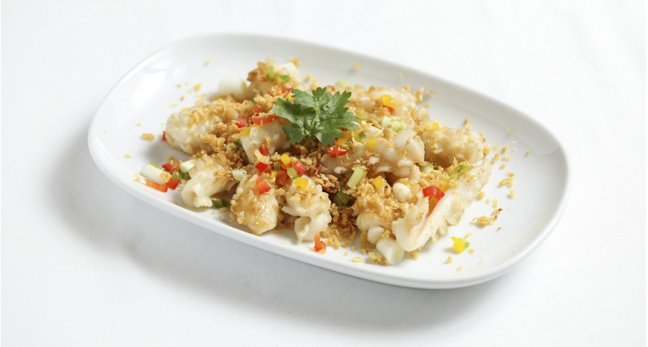 ปลาหมึกผัดพริกเกลือ โรงแรมคลาสสิค คามิโอ อยุธยา