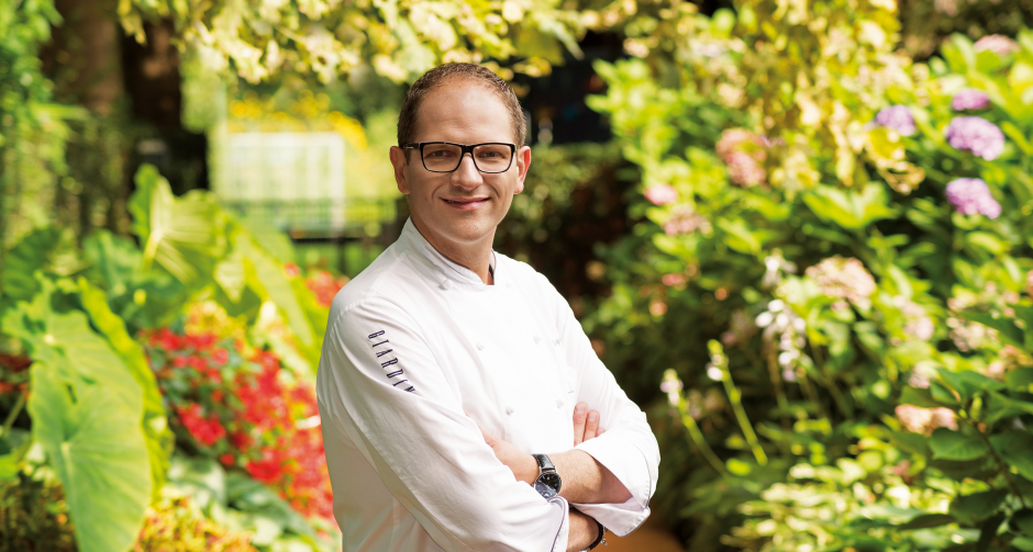 โรงแรมบันยันทรี กรุงเทพ  ขอต้อนรับการกลับมาเยือนของเชฟคนสำคัญ ดีกรีมิชลิน 2 ดาว เชฟรอฟ ฟลิกซ์เอาฟ  17 -18 พ.ย. นี้ 