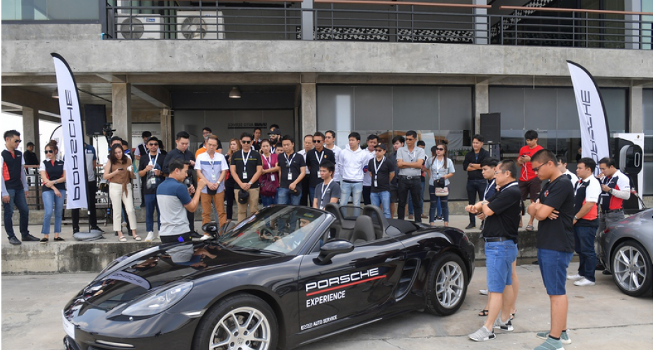 เอเอเอสฯตอกย้ำนโยบาย “ดูแลทั้งรถและคุณ” จัดกิจกรรมฝึกอบรมพร้อมเติมเต็มประสบการณ์การขับขี่รถยนต์ปอร์เช่ให้ยอดเยี่ยมยิ่งขึ้น