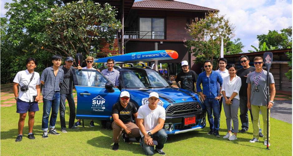 มินิ ประเทศไทย ร่วมฉลองสองพี่น้องแชมป์โลกกีฬา SUP 