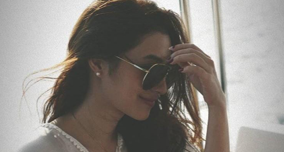 “มิว นิษฐา” ทำเอาใจบาง ใส่ซีทรูสีขาวรับลมทะเลที่มัลดีฟส์