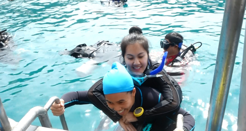 กลุ่มจิตอาสา “วีลแชร์ สคูบ้า” พาผู้พิการสัมผัสโลกใต้น้ำ ใน “คนดีเปลี่ยนโลก” ทางช่อง MONO29 !! 