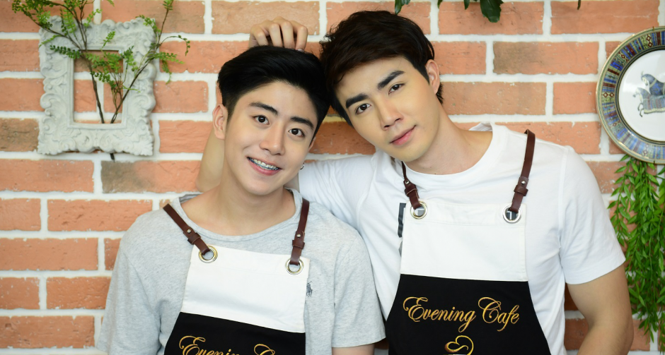 “เยียร์” อ่อยแรง! เผลอลูบไล้มือ “ซี”  แอบเคลิ้มใน “Sugar Café เปิดตำรับรักนายหน้าหวาน”