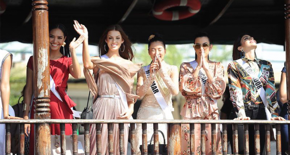 ผู้เข้าประกวด "มิสยูนิเวิร์ส" ล่องเรือชมวิถีชีวิตริมฝั่งแม่น้ำเจ้าพระยา