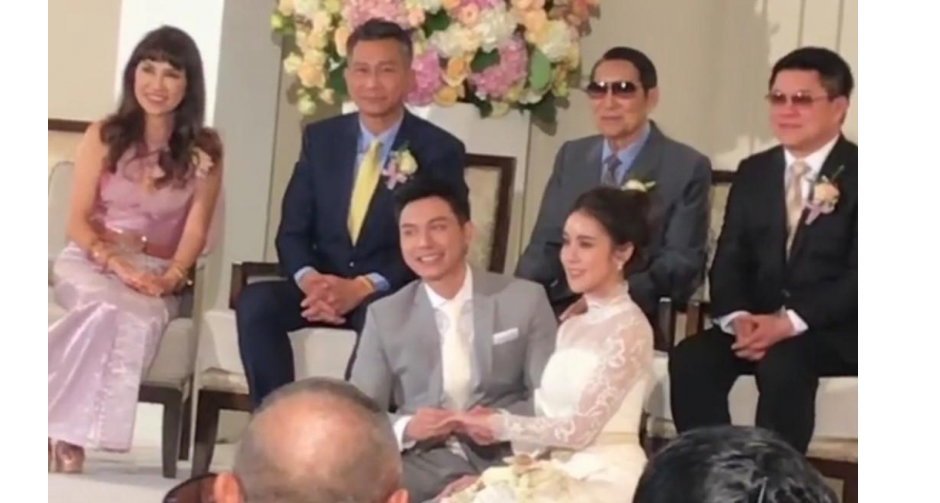 "ขนมจีน" ควงแขน "ไฮโซเคน" เข้าพิธีแต่งงาน 