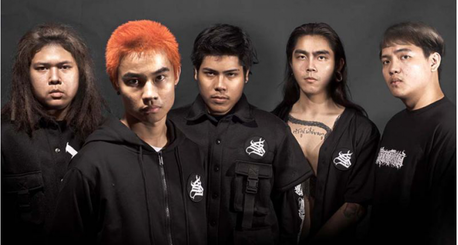 "บอมบ์ แอ็ท แทร็ค" กับอัลบั้มเต็มชุดแรก