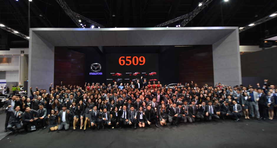 มาสด้ายิ้มร่ารับตลาดรถยนต์ไทยโตต่อเนื่อง ส่งท้ายงานมหกรรมยานยนต์ยอดจองพุ่ง 6,500 คัน