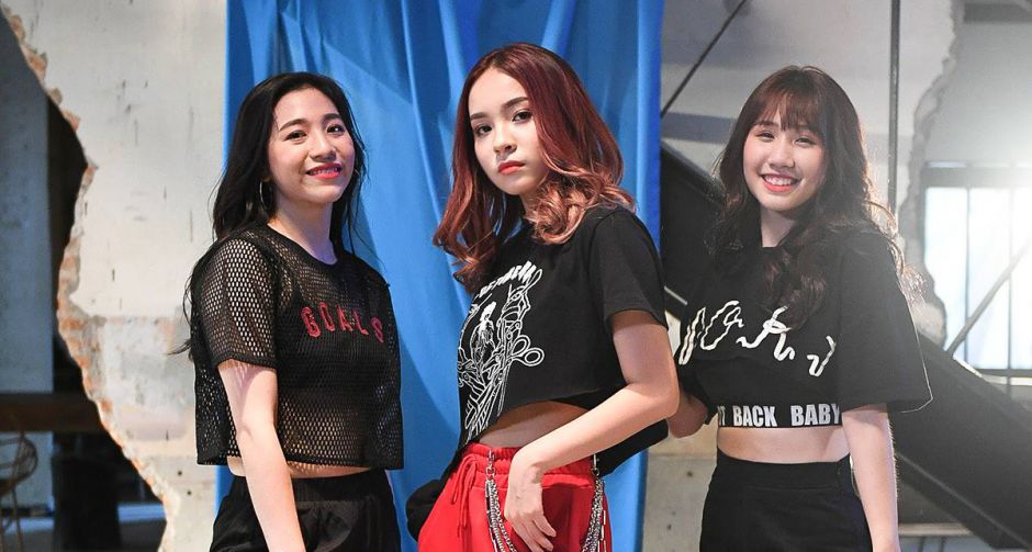 แองจี้ โชว์ร้อง แร็พ เต้น ครบเครื่อง  ขนคอสตูมจัดเต็ม ในเอ็มวี  See You Soon