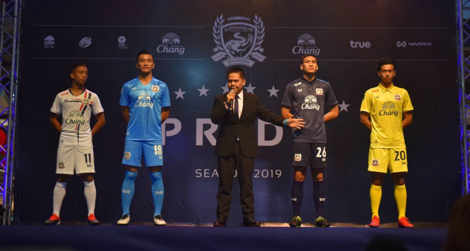 สโมสรสุพรรณบุรี เอฟซี เปิดตัวเหล่าขุนพลนักเตะ พร้อมกับชุดแข่งขัน ฤดูกาล 2019