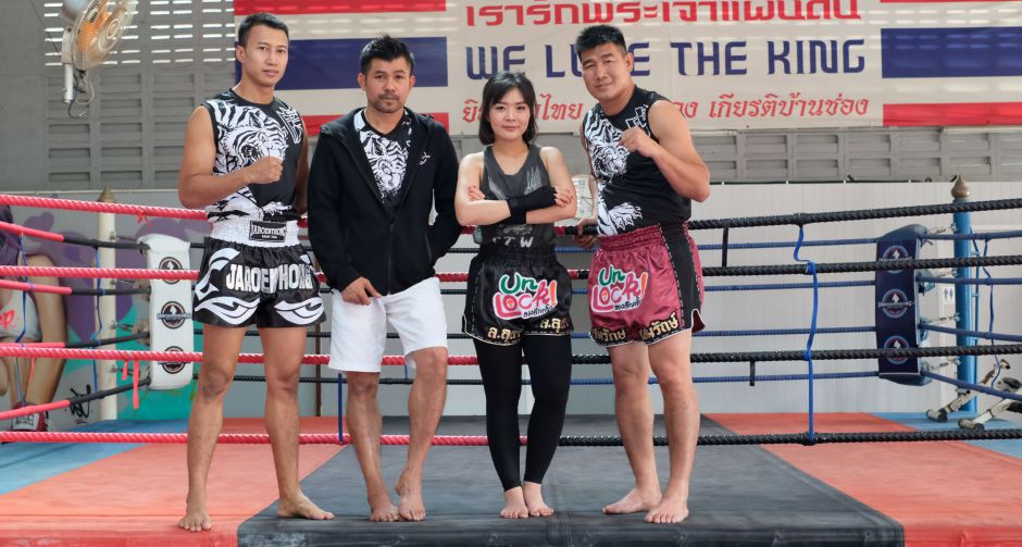 โหดเรียกพี่!! ลุลา ขึ้นชก สมรักษ์ รัวหมัดใส่ไม่ยั้ง 