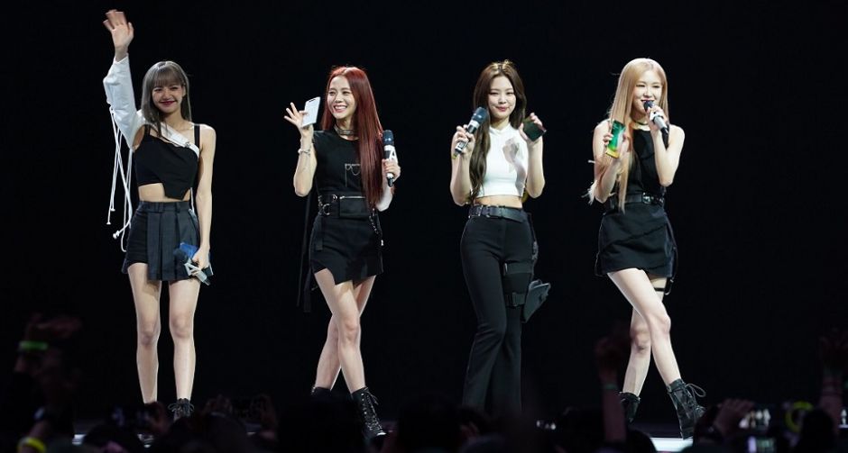 ส่องกาแลคซี่ เอ ซีรี่ส์ รุ่นโปรดของสี่สาว ‘BLACKPINK’  จากขอบเวทีงาน ‘A Galaxy Event’