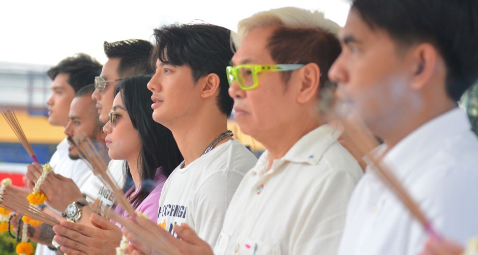 โมโน ออริจินอลส์ บวงสรวง ดิ เอ็กซ์เชนจ์ 13 คน ปล้นอันตราย