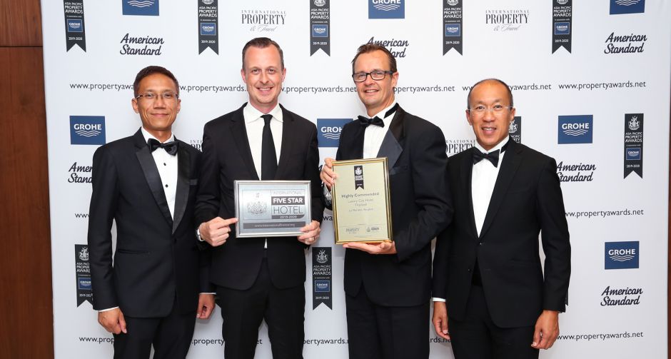 โรงแรมเลอ เมอริเดียน กรุงเทพ ได้รับรางวัลโรงแรมห้าดาวตามมาตราฐานสากล และโรงแรมหรูหราในเมืองที่ดีที่สุดในประเทศไทย