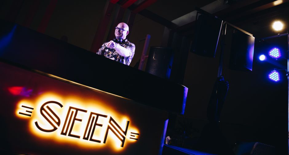 "SEEN" ขนทัพดีเจดังระดับโลก สร้างสีสันบนรูฟท็อปสุดฮิป พร้อมวิวแม่น้ำเจ้าพระยาแบบพาโนราม่า