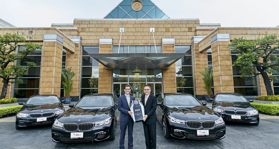 บีเอ็มดับเบิลยู ประเทศไทย ส่งมอบบีเอ็มดับเบิลยูปลั๊กอินไฮบริด ซีรี่ส์ 5 และ ซีรี่ส์ 7 ให้แก่กระทรวงต่างประเทศ