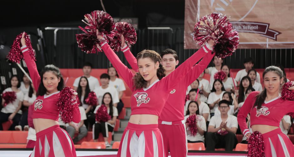 นีน่า นิชนารถ โชว์สเต็ปเทพ ลงสนามชิงแชมป์เชียร์ลีดเดอร์ใน Touchdown Kiss