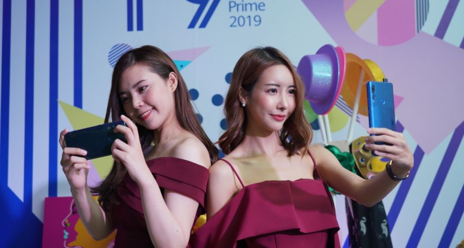 สองสาวยูทูปเบอร์ แป้ง zbing z และลิตา รินทร์ลภัส เผยอาวุธเด็ดคู่ใจ เติมเต็มทุกจินตนาการและสานฝันให้เป็นจริง