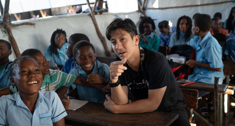 ยูนิเซฟจับมือ ติ๊ก เจษฎาภรณ์ ลงพื้นที่โมซัมบิก ให้กำลังใจเด็กที่ประสบภัยจากพายุไซโคลน ในโครงการ #ไทยช่วยภัยไซโคลน