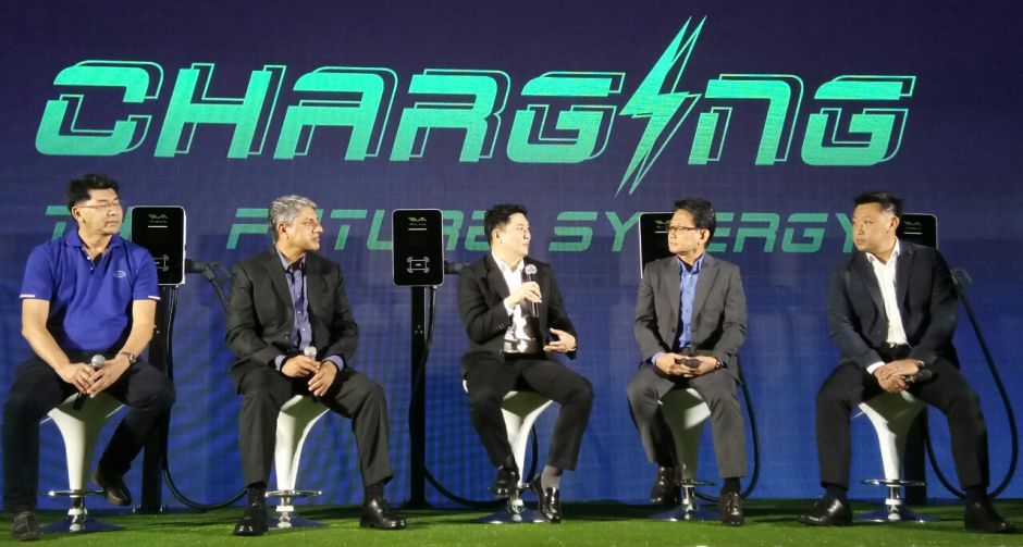 EA Anywhere จับมือ 4 พันธมิตรยักษ์ใหญ่ คาลเท็กซ์ - ซีพี ออลล์ - บริดสโตน - โรบินสัน ผุดสถานีชาร์จรถยนต์ไฟฟ้าทั่วไทย