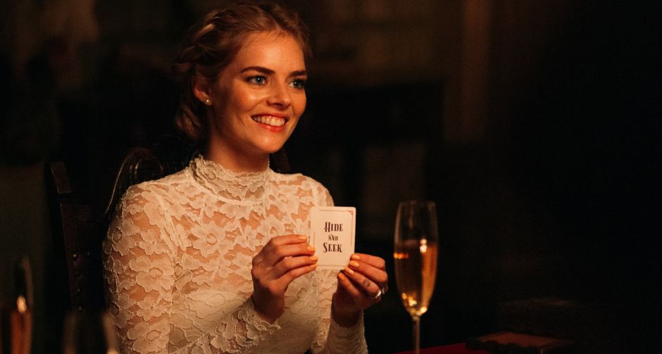 ลุ้นระทึกจนหยุดหายใจ เพราะ คืนนี้เจ้าสาวต้องรอด จากเกมซ่อนหาแห่งความตาย ใน Ready or Not  เกมพร้อมตาย 22 สิงหาคมนี้